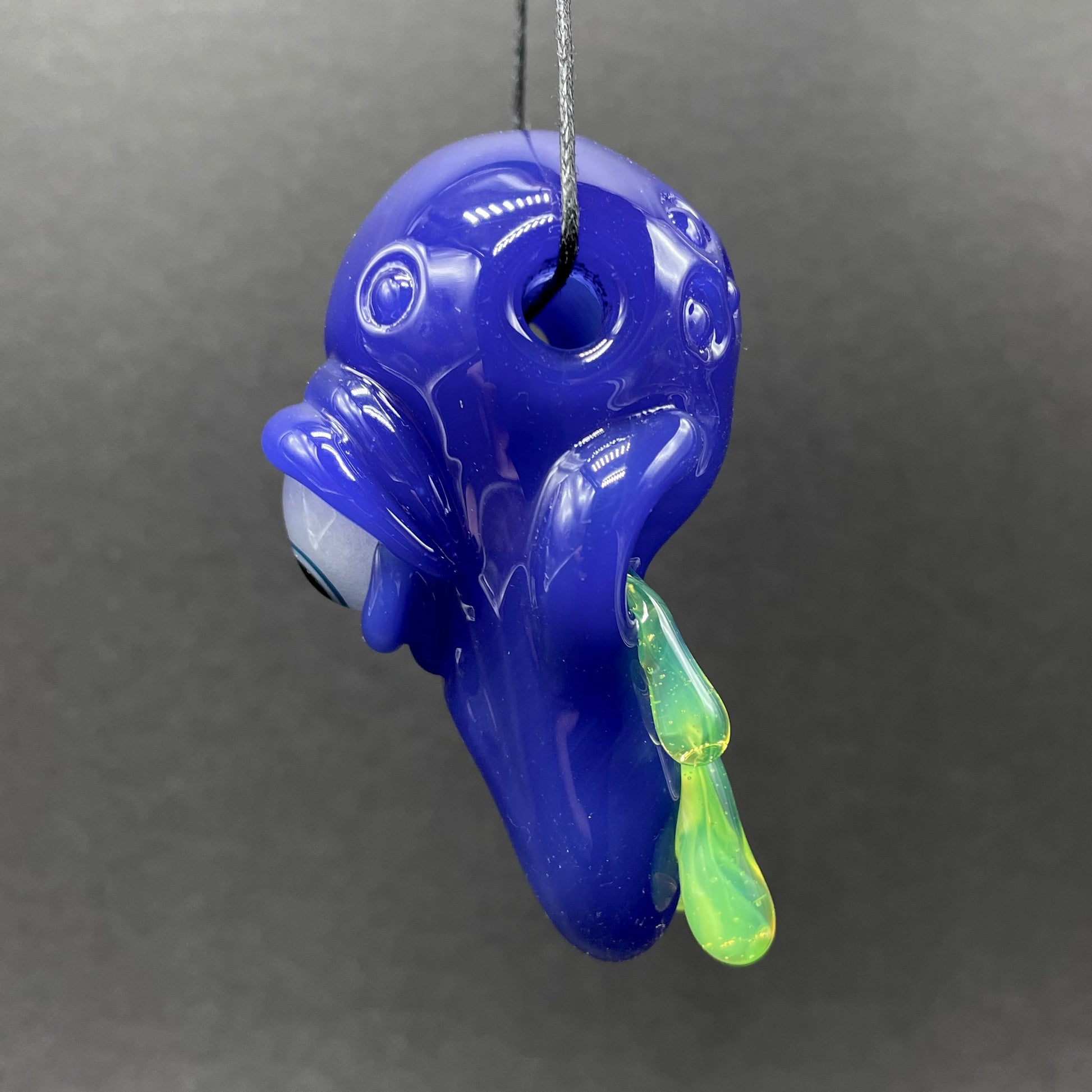 Premium running nose glass pendant - collectible glass art