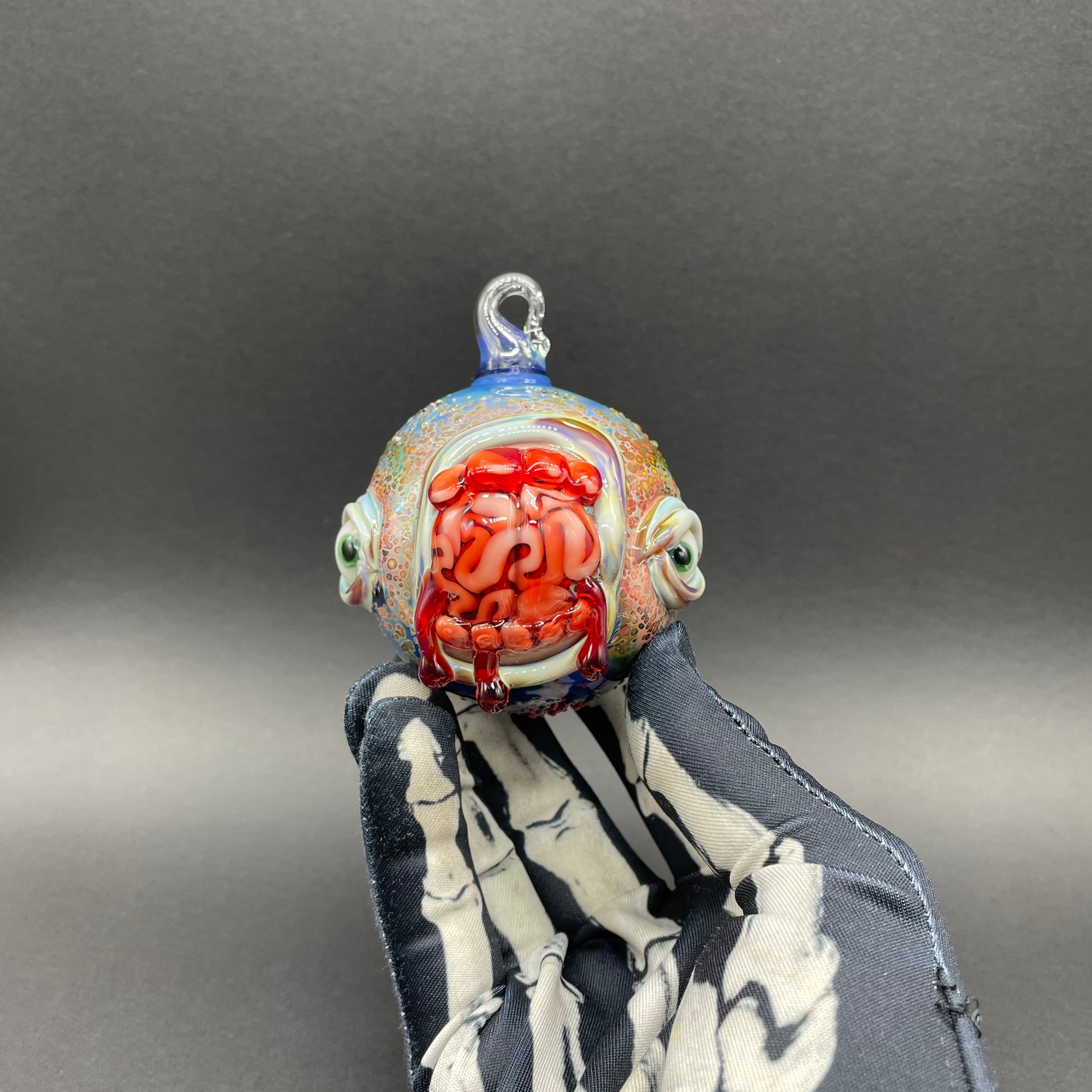 Brain eating zombie ornament by Leviathan Glass - artisan detail