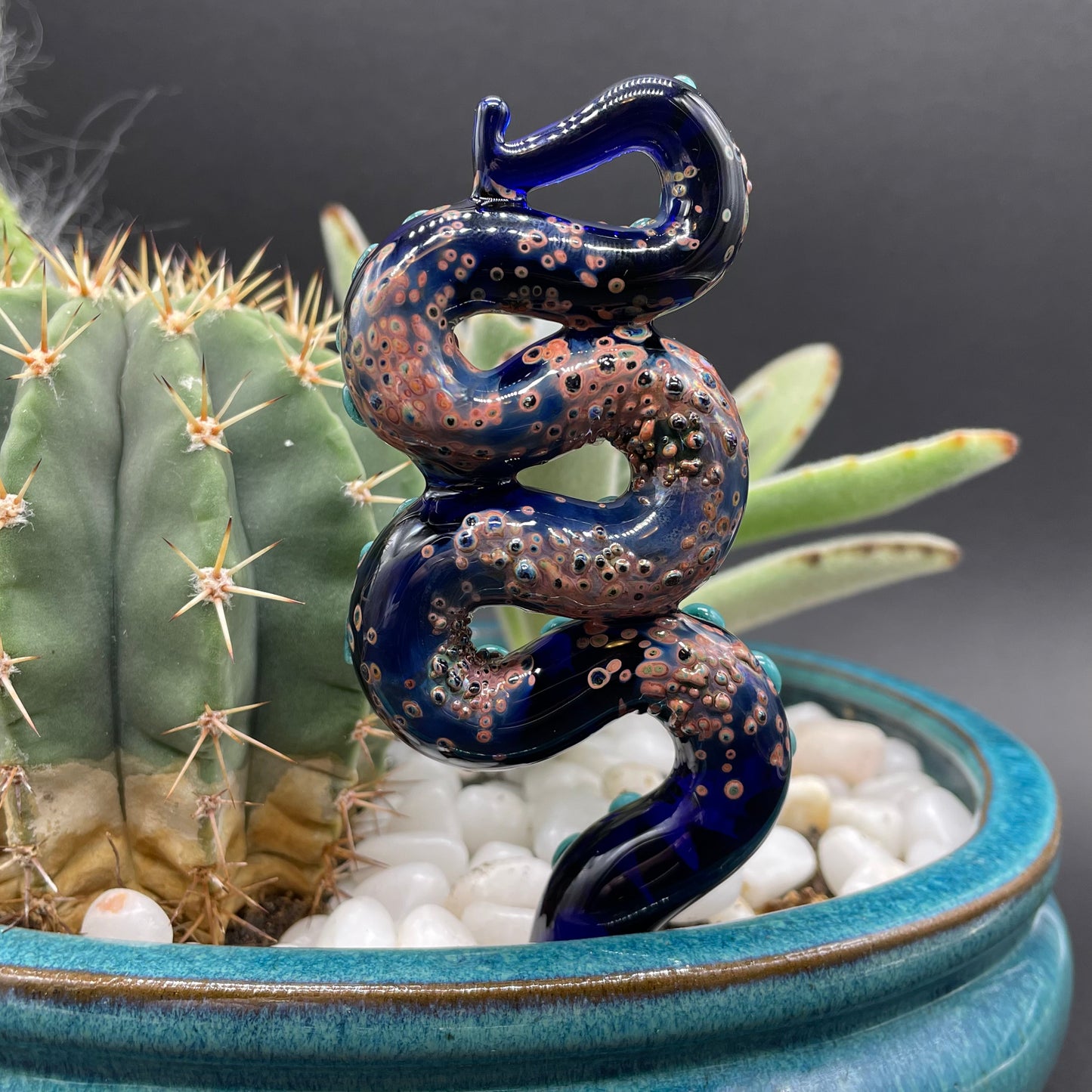 tentacle plant decoration by Leviathan Glass - artisan detail