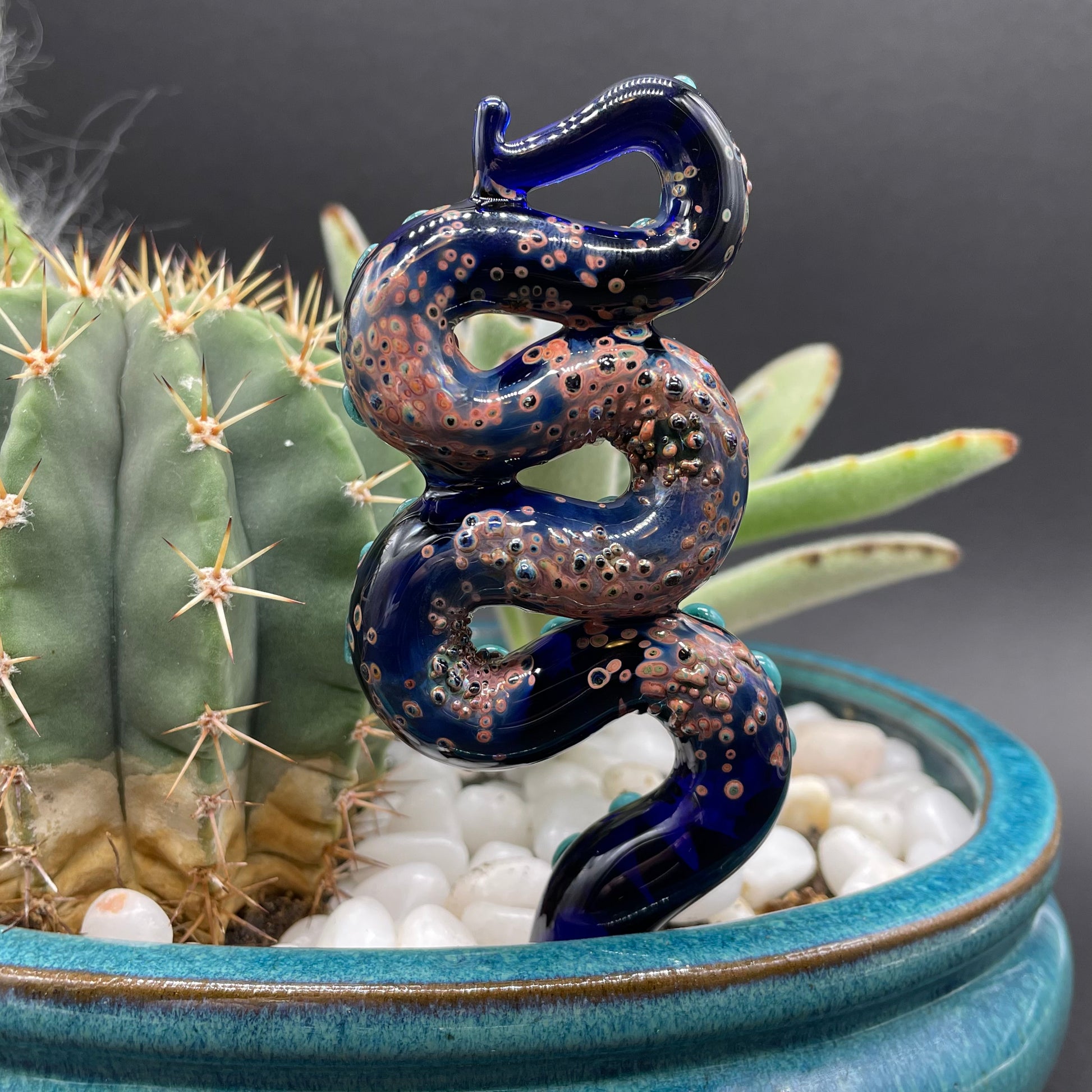 tentacle plant decoration by Leviathan Glass - artisan detail