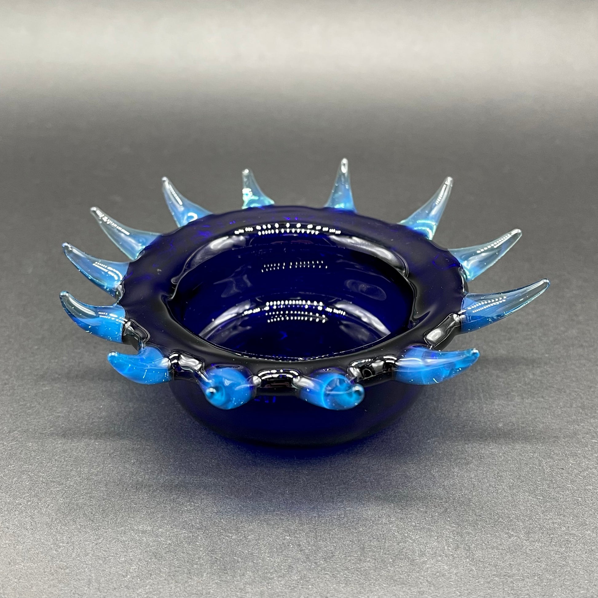 Spiny ashtray by Leviathan Glass - artisan detail
