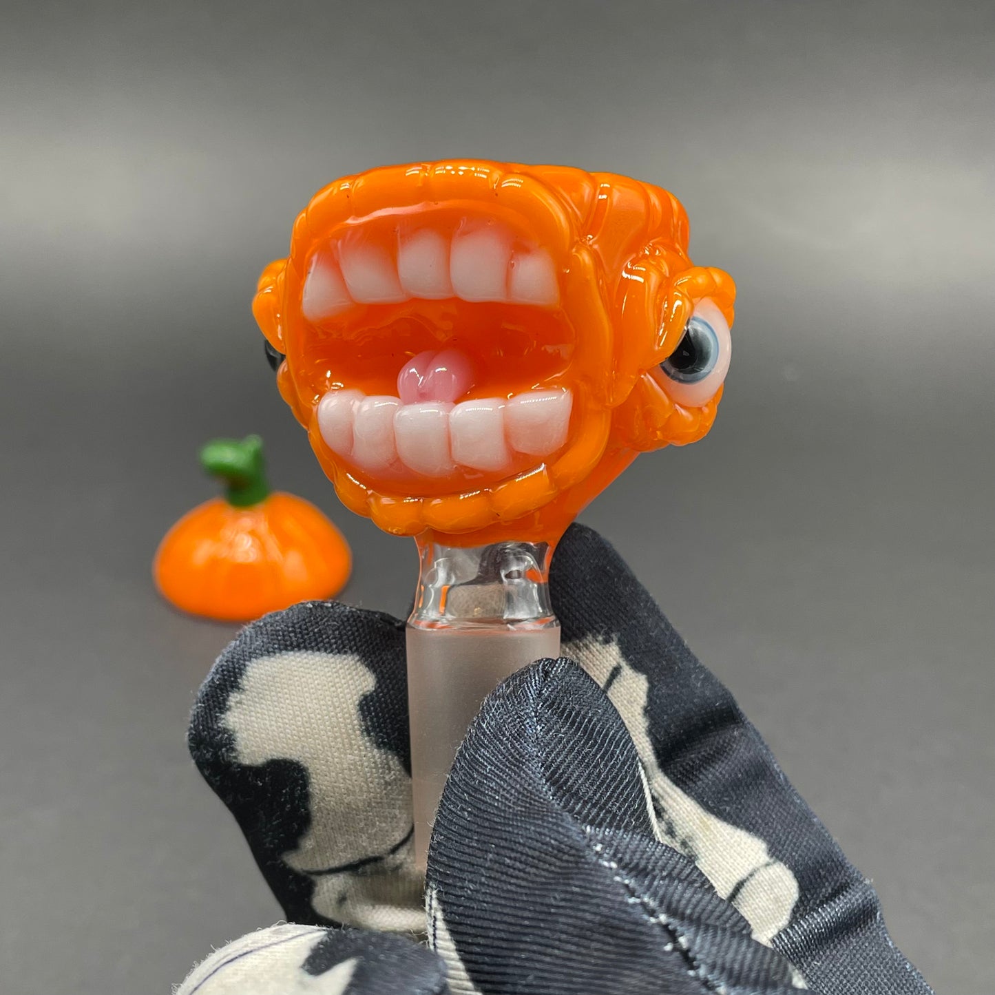 Artisan glass 14mm pumpkin slide with cap - detailed craftsmanship