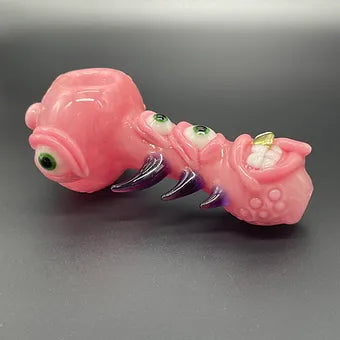 Close-up of full color blush spoon - handcrafted glass