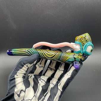 Artisan glass Long Tongue Gandalf - detailed craftsmanship