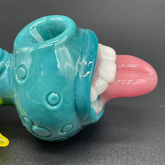 Agua Azule Guardian Of The Rabbit Hole Spoon by Leviathan Glass - artisan detail