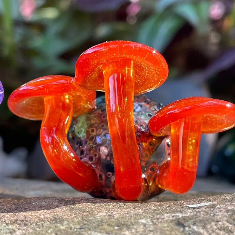 2 mushroom magnets by Leviathan Glass - artisan detail