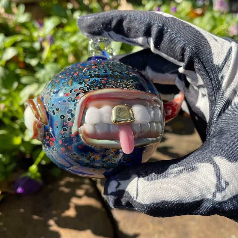Sneaky eye cyclops ornament by Leviathan Glass - artisan detail