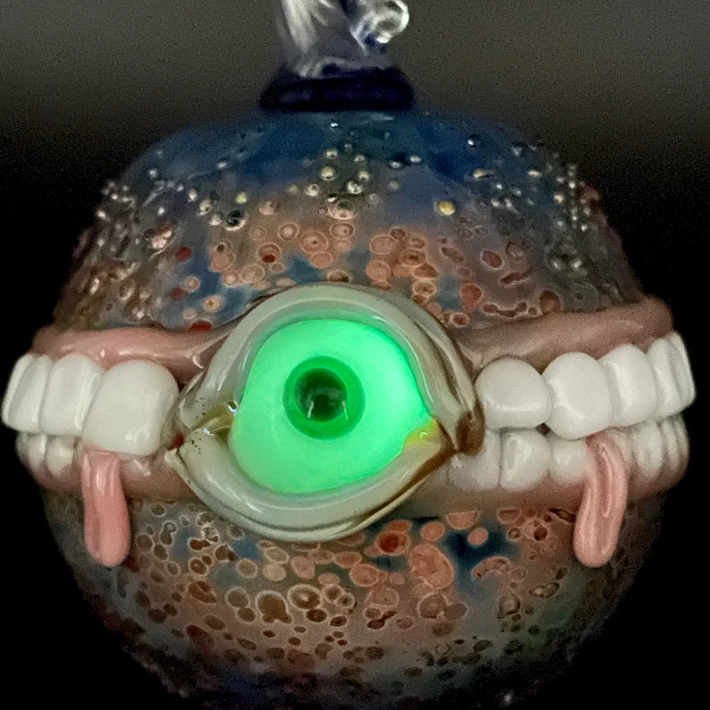 Artisan glass Too many teeth ornament - detailed craftsmanship