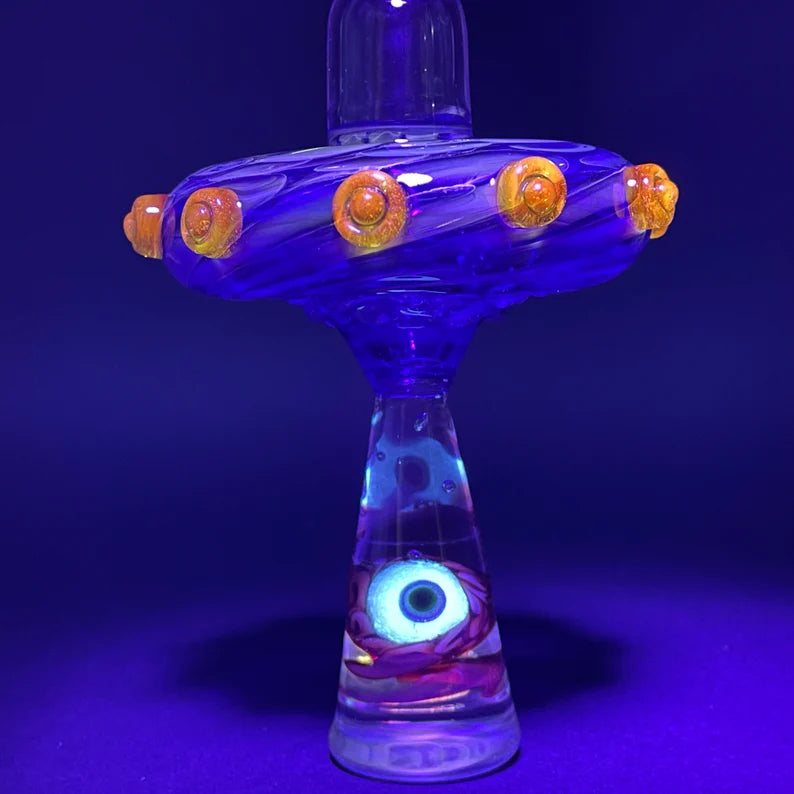 Close-up of Alien abduction ornament (Brain) - handcrafted glass