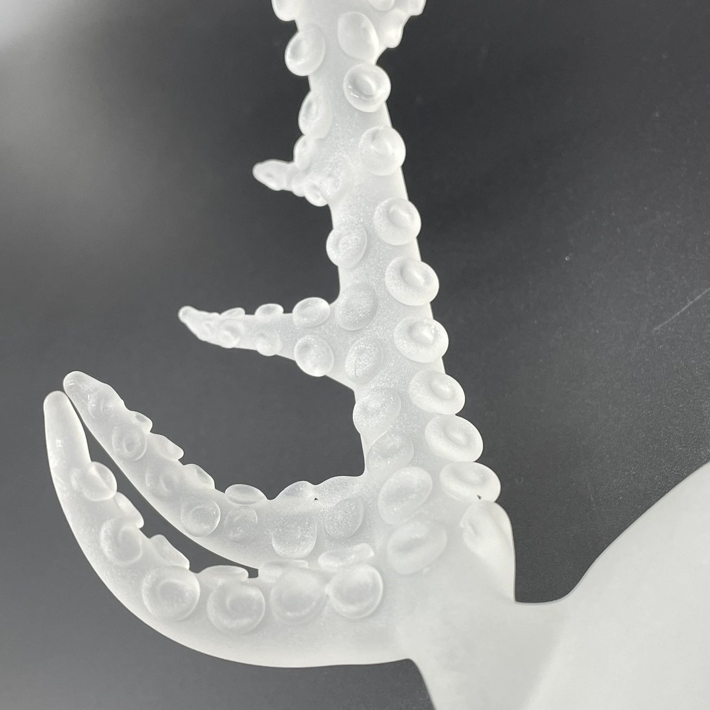 Hand-blown Tentacle skull - Leviathan Glass original